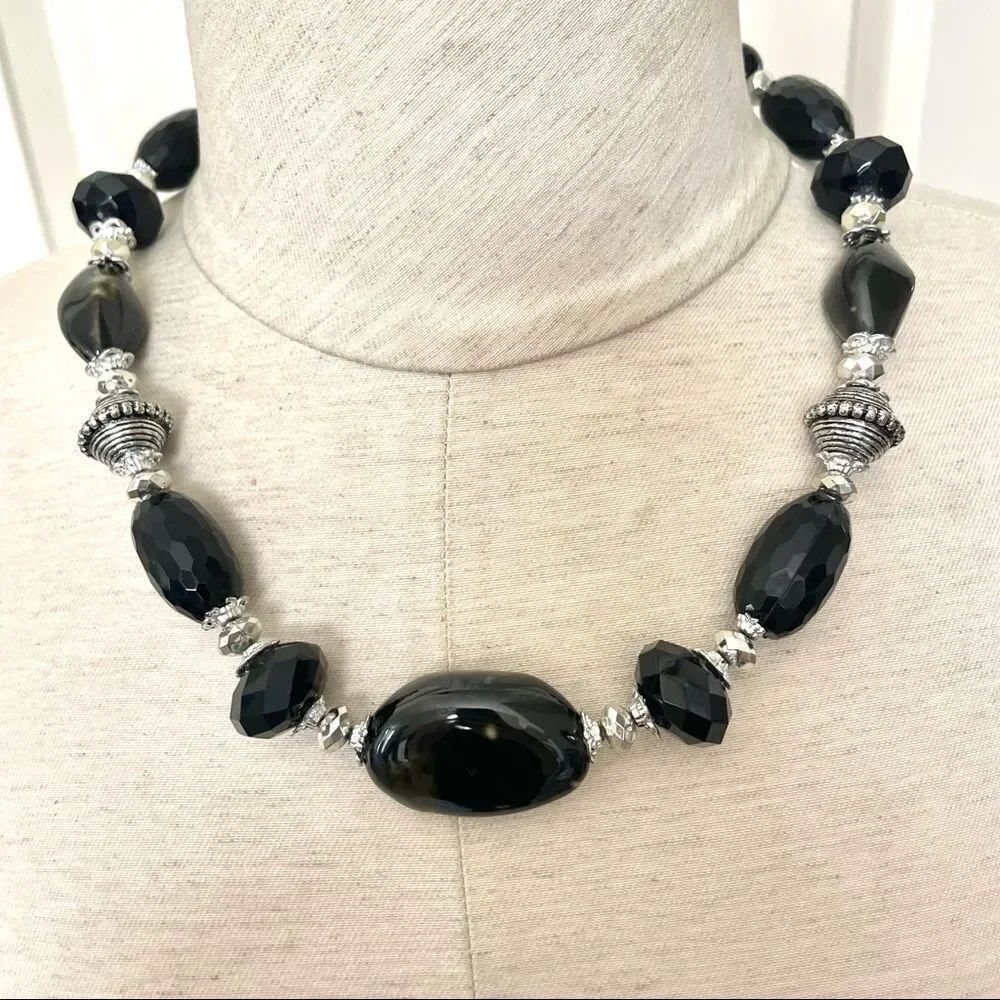 Black and silver tone beaded necklace and earrings set